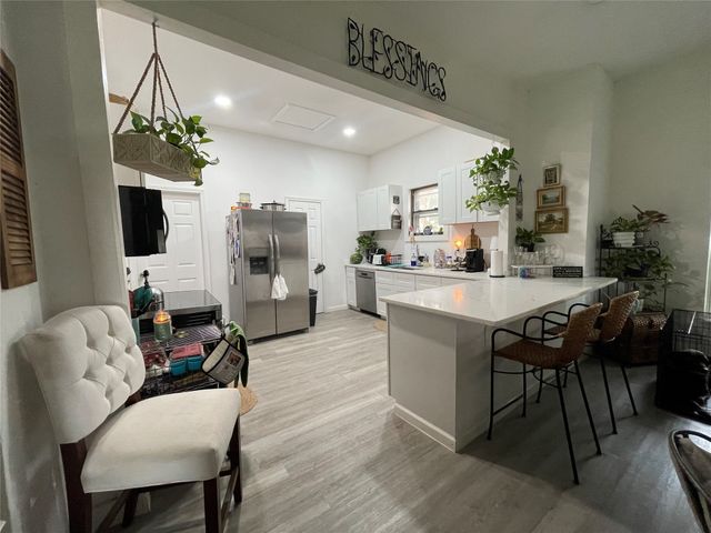 200 S Austin Street, Rice, TX 75155