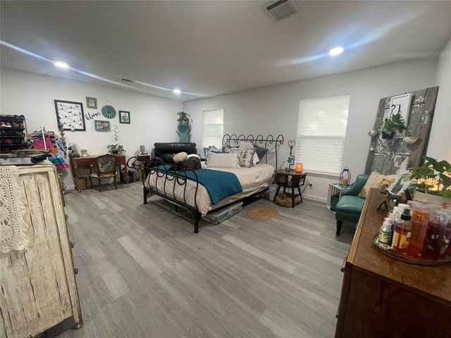 200 S Austin Street, Rice, TX 75155