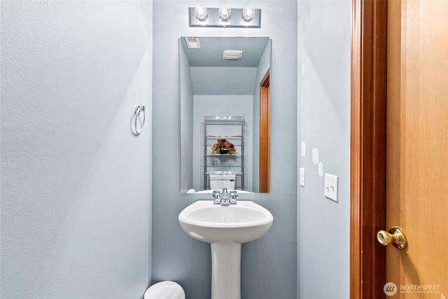 10024 Cole Court SE, Yelm, WA 98597