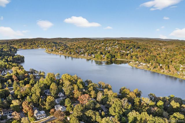 97 W Lakeshore Drive, Carmel, NY 10512