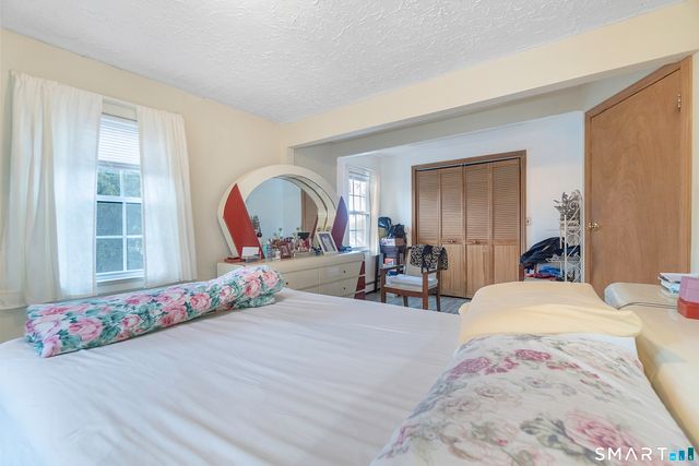 33 Colonial Road 9, Stamford, CT 06906