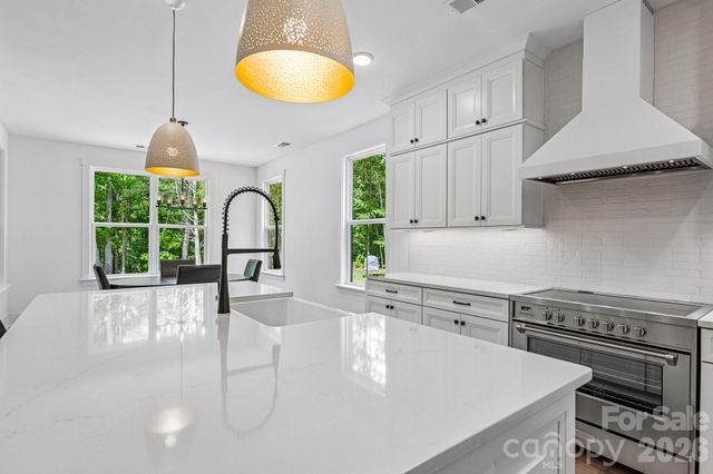 8049 Catawba cove Drive, Belmont, NC 28012