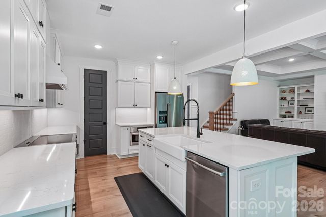 8049 Catawba cove Drive, Belmont, NC 28012