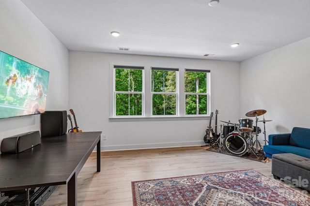 8049 Catawba cove Drive, Belmont, NC 28012