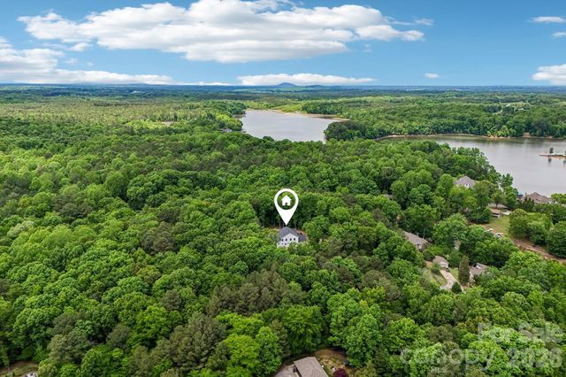 8049 Catawba cove Drive, Belmont, NC 28012