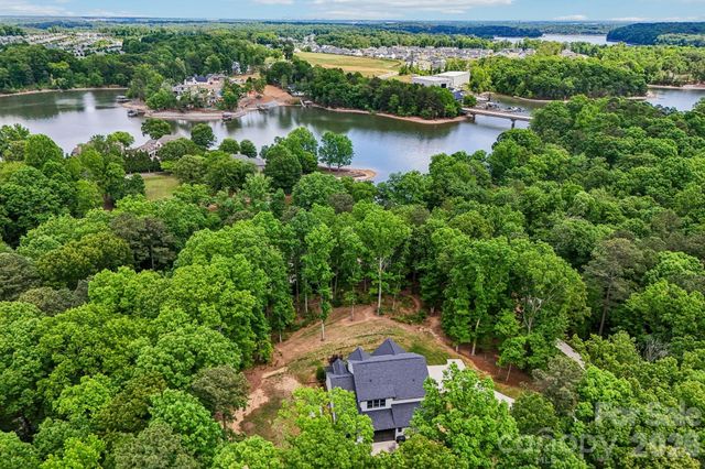 8049 Catawba cove Drive, Belmont, NC 28012