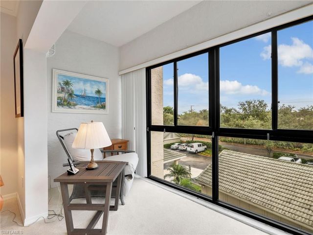 900 Arbor Lake DR 301, Naples, FL 34110