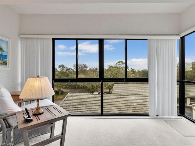 900 Arbor Lake DR 301, Naples, FL 34110