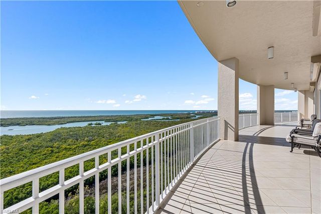 900 Arbor Lake DR 301, Naples, FL 34110