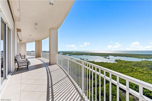 900 Arbor Lake DR 301, Naples, FL 34110