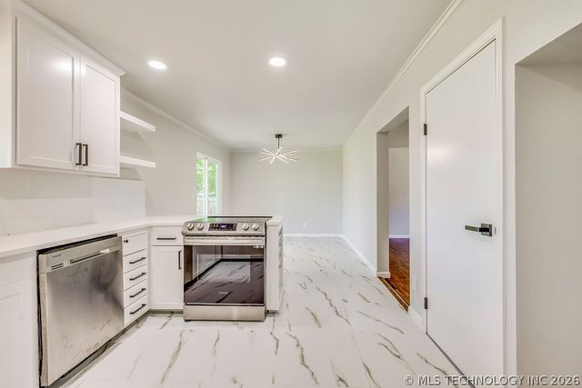 10185 E 22nd Place, Tulsa, OK 74129
