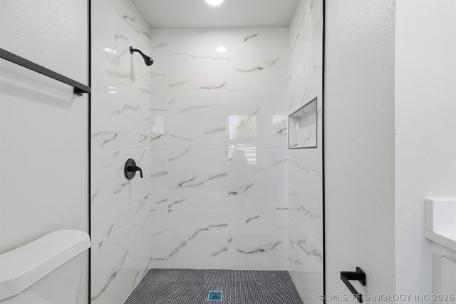 10185 E 22nd Place, Tulsa, OK 74129