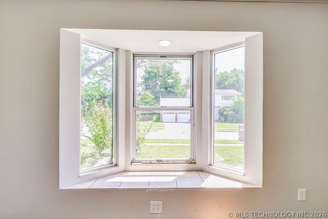 10185 E 22nd Place, Tulsa, OK 74129