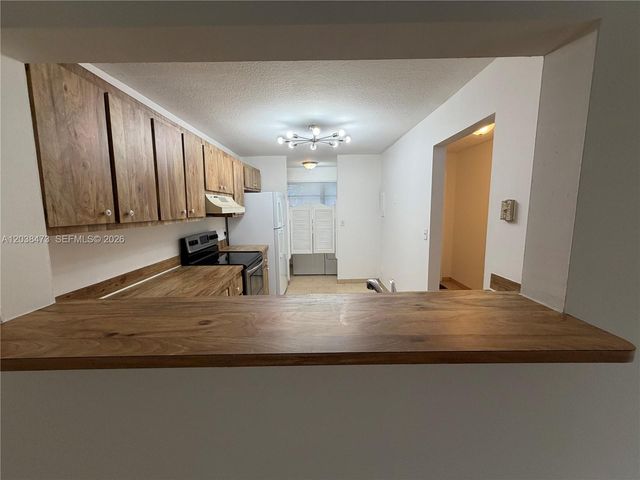 1540 NW 93rd Ave 296, Pembroke Pines, FL 33024