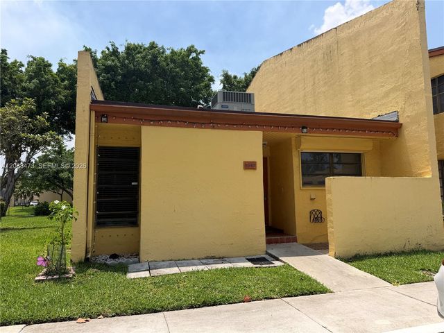 1540 NW 93rd Ave 296, Pembroke Pines, FL 33024