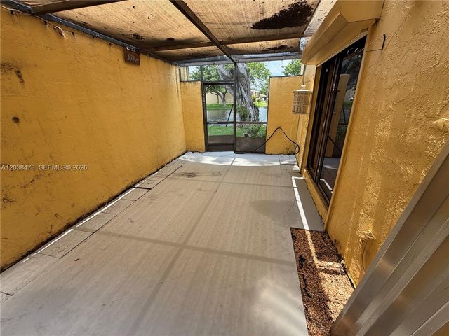 1540 NW 93rd Ave 296, Pembroke Pines, FL 33024