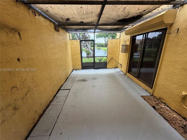 1540 NW 93rd Ave 296, Pembroke Pines, FL 33024