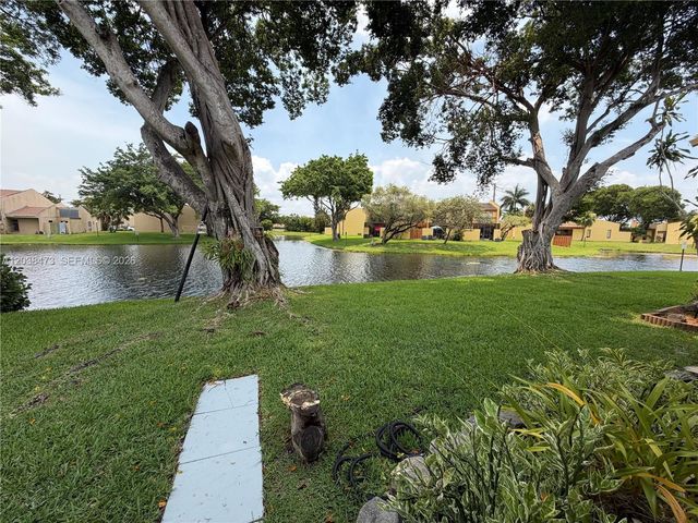 1540 NW 93rd Ave 296, Pembroke Pines, FL 33024