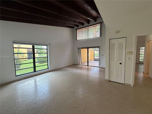 1540 NW 93rd Ave 296, Pembroke Pines, FL 33024