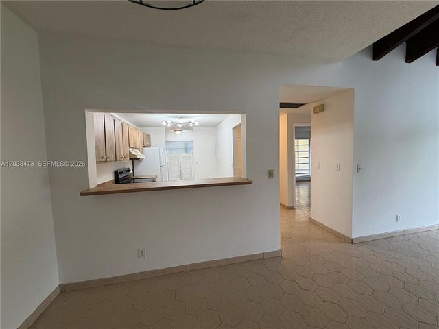 1540 NW 93rd Ave 296, Pembroke Pines, FL 33024
