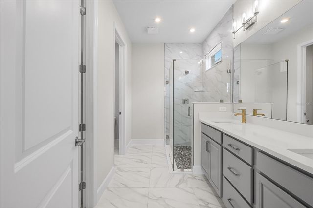 570 HAMMOCK OAKS BOULEVARD, Lady Lake, FL 32159