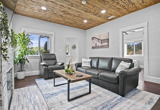 424 Malverne Road, West Palm Beach, FL 33405