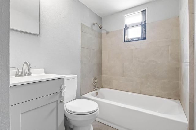 3305 OAKLEY AVENUE, St Petersburg, FL 33712