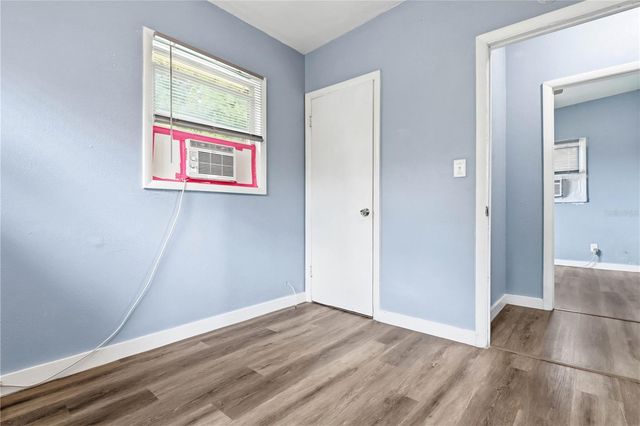 3305 OAKLEY AVENUE, St Petersburg, FL 33712