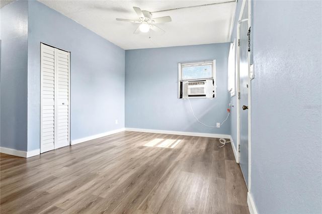 3305 OAKLEY AVENUE, St Petersburg, FL 33712