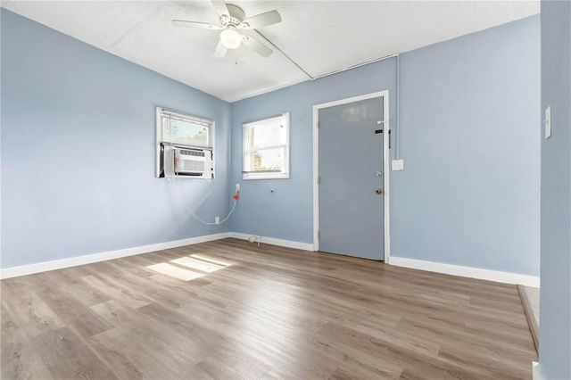 3305 OAKLEY AVENUE, St Petersburg, FL 33712