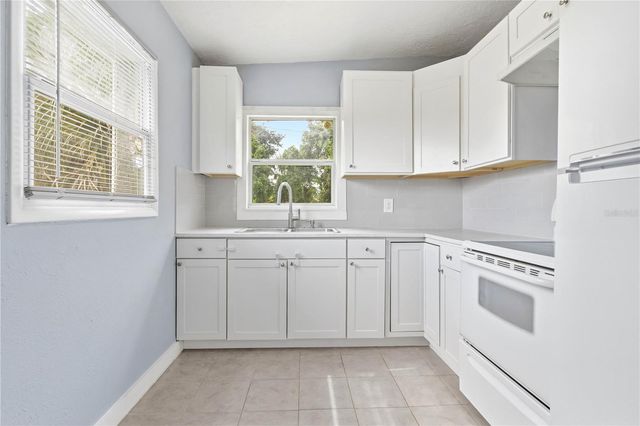 3305 OAKLEY AVENUE, St Petersburg, FL 33712