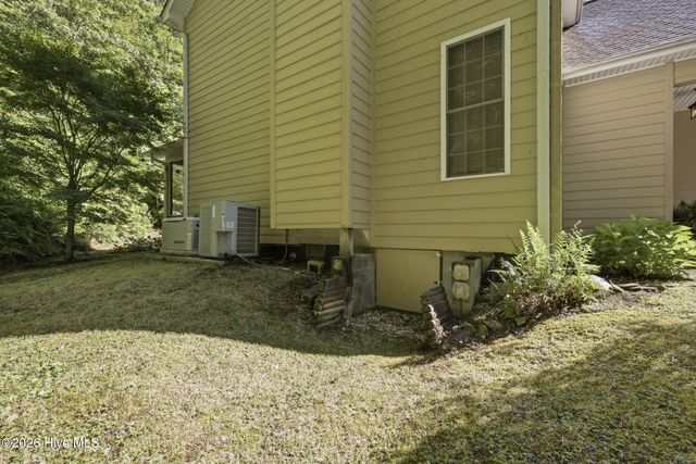 192 Kaiulani Lane, Andrews, NC 28901