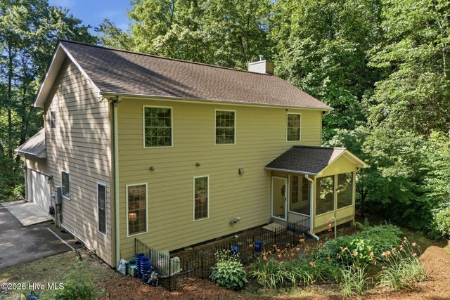 192 Kaiulani Lane, Andrews, NC 28901