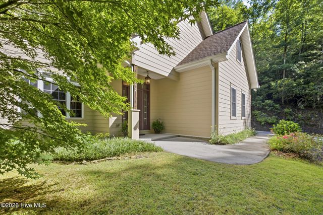 192 Kaiulani Lane, Andrews, NC 28901