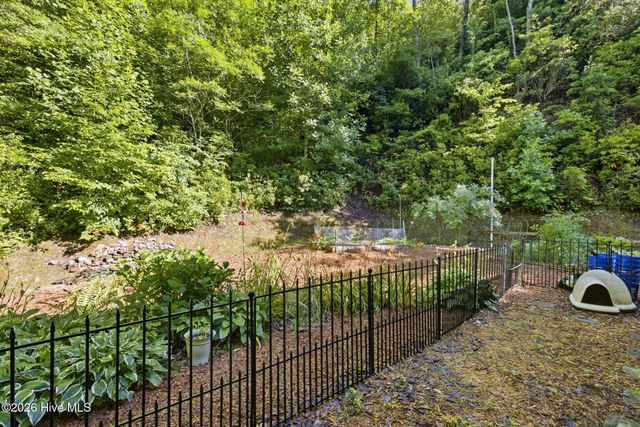 192 Kaiulani Lane, Andrews, NC 28901