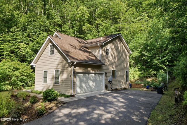 192 Kaiulani Lane, Andrews, NC 28901