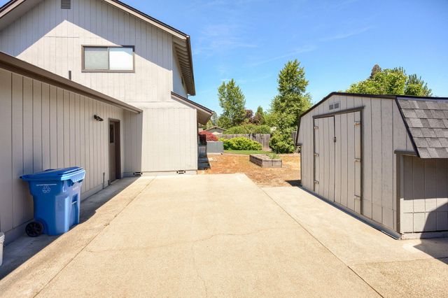 1905 Colorado Lane, Grants Pass, OR 97527