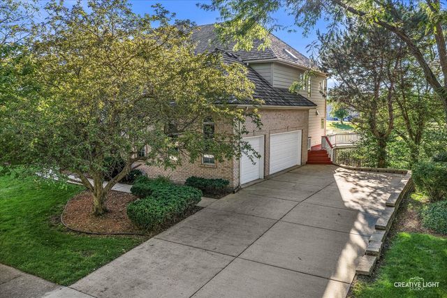 1096 REDDINGTON Drive, Aurora, IL 60502