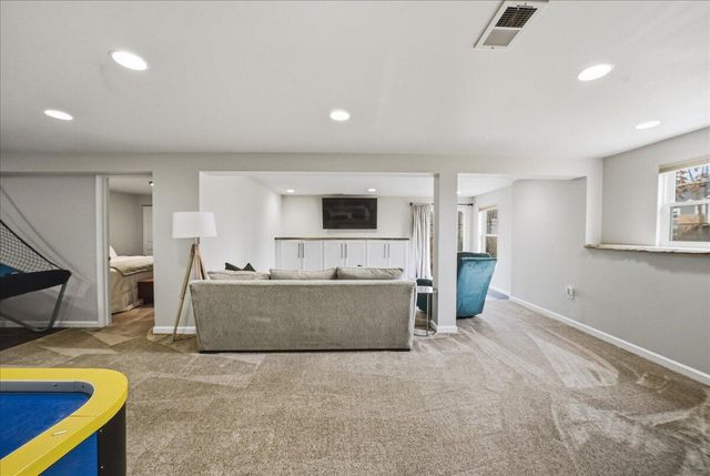 615 Hatch Lake Parkway, Valparaiso, IN 46385