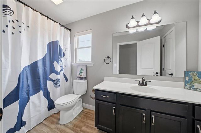 615 Hatch Lake Parkway, Valparaiso, IN 46385