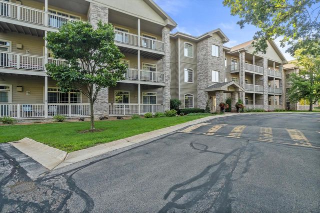 13050 W Bluemound ROAD #303, Elm Grove, WI 53122
