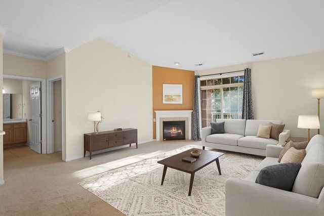 13050 W Bluemound ROAD #303, Elm Grove, WI 53122
