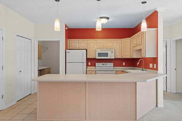 13050 W Bluemound ROAD #303, Elm Grove, WI 53122