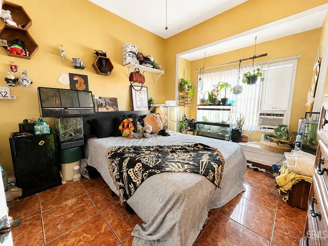 515 Wilson Avenue, Bakersfield, CA 93308