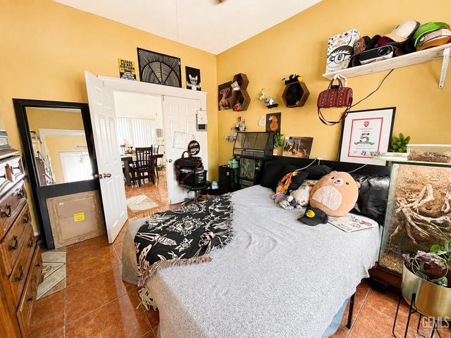 515 Wilson Avenue, Bakersfield, CA 93308
