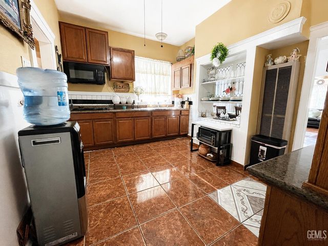 515 Wilson Avenue, Bakersfield, CA 93308