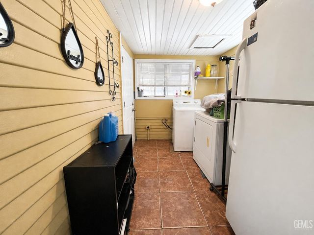 515 Wilson Avenue, Bakersfield, CA 93308