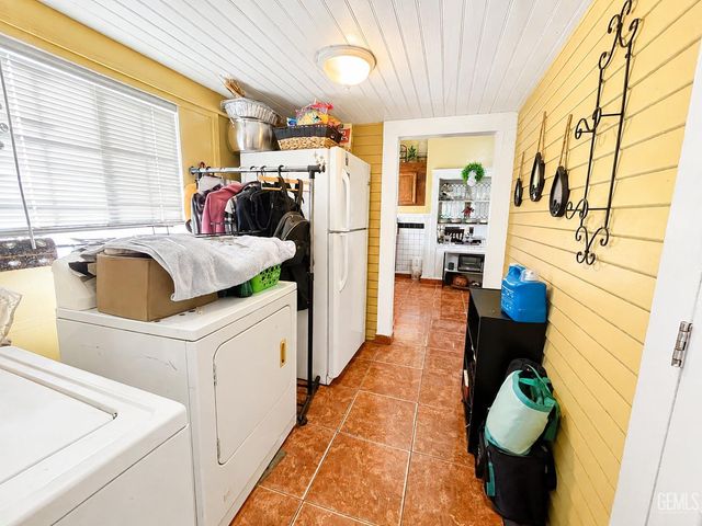 515 Wilson Avenue, Bakersfield, CA 93308