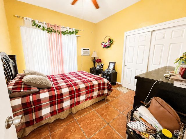 515 Wilson Avenue, Bakersfield, CA 93308