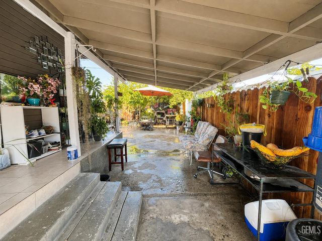 515 Wilson Avenue, Bakersfield, CA 93308